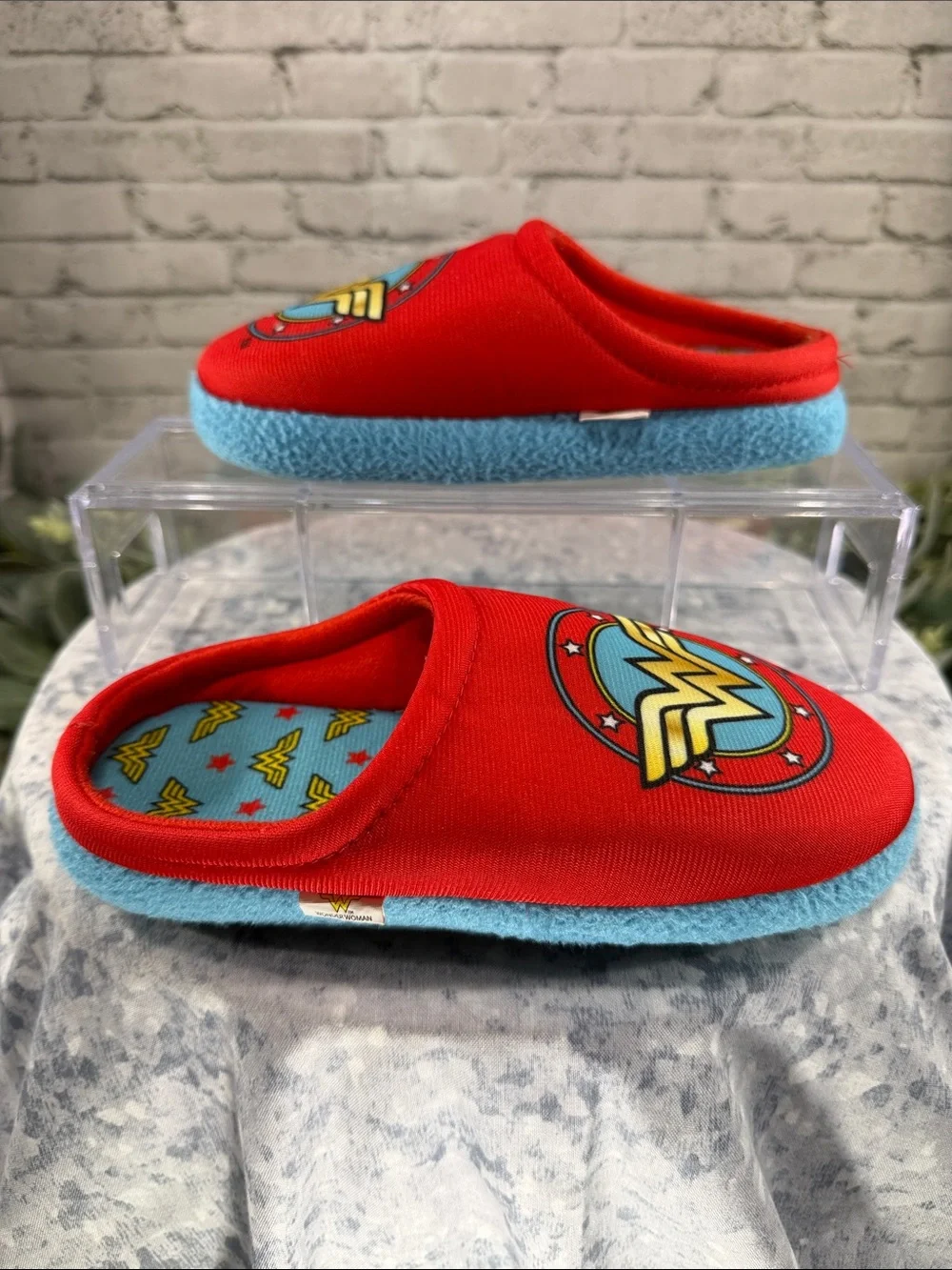 WONDER WOMAN Red Blue Gold Closed Toe Step-in Character Slipper Girls 13❤️GUC
